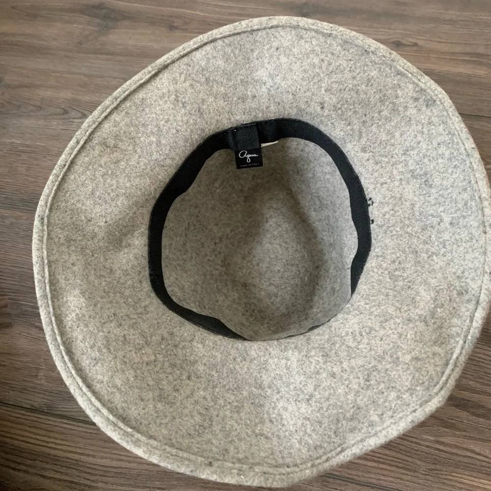 100% wool made in Italy hat